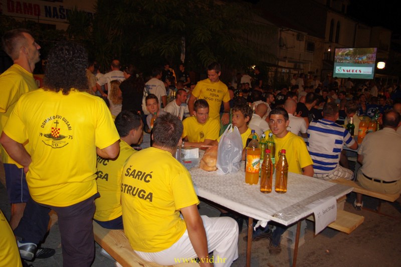 Nocprvaka2012 (6)